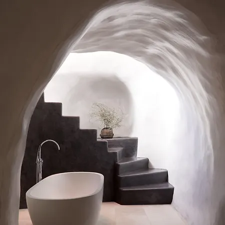 White Pearl Cavalieri (adults Only) إيميروفيغلي